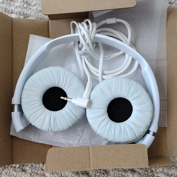 Sony Headphones - Picture 3 of 14